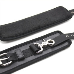 Generique Menottes Fur Line Noir